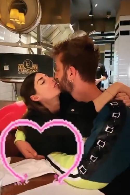 Tra Bianca Atzei e Stefano Corti è tutto finito? Il bacio smentisce la rottura